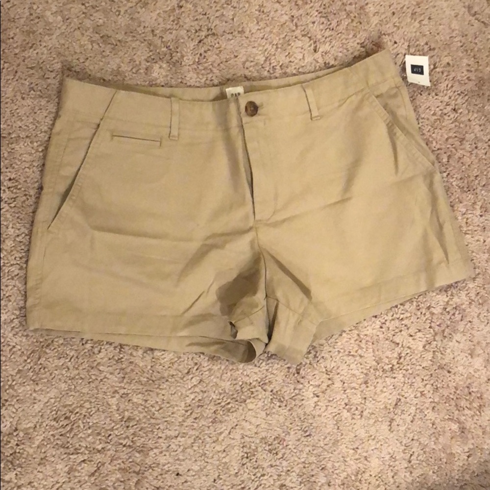 NWT Gap size 10 khaki shorts 3” inseam